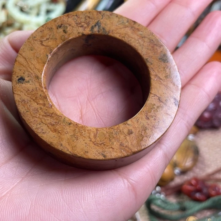 岫岩河磨玉（透闪石质玉）未镶嵌把件