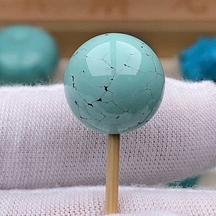 绿松石未镶嵌珠宝奇石15