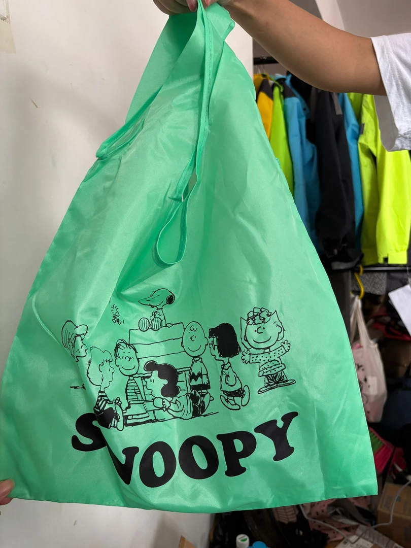 绿色可爱努比印花手提购物袋