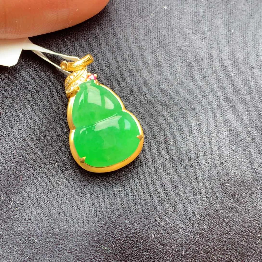 翡翠18K金镶嵌颈饰上新