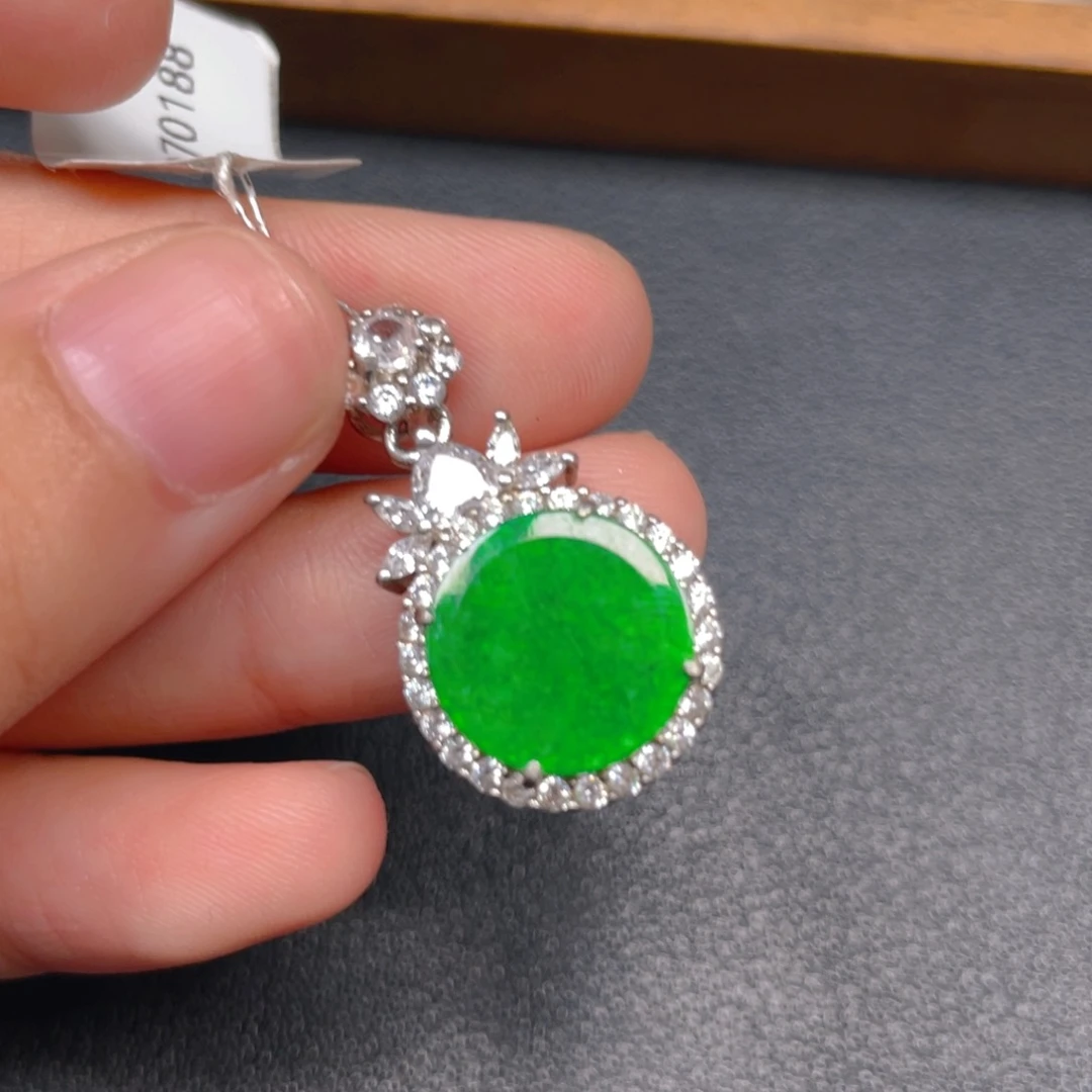 翡翠银S925镶嵌颈饰h j j