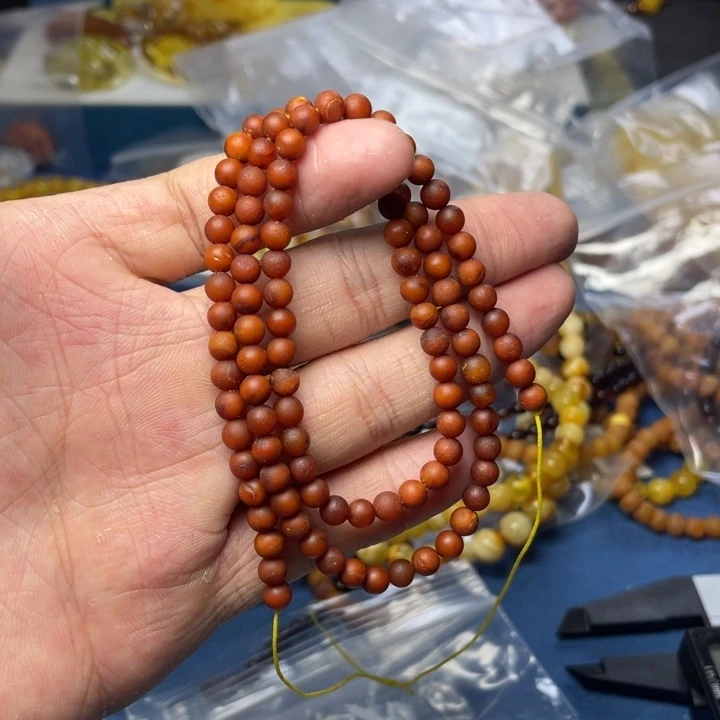 未镶嵌琥珀珠宝奇石