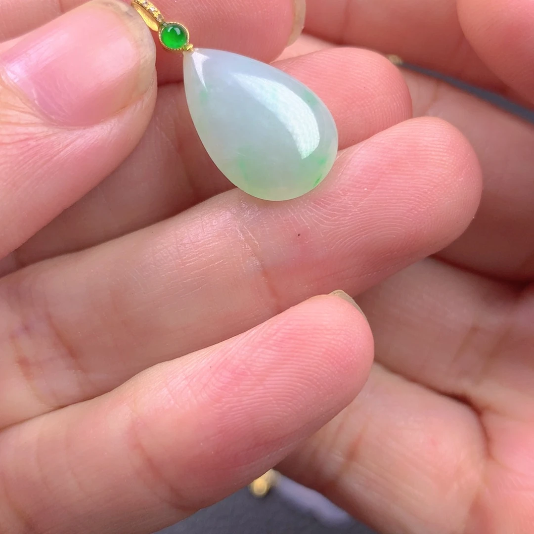 【闪购商品】颈饰18K金镶嵌翡翠翡翠