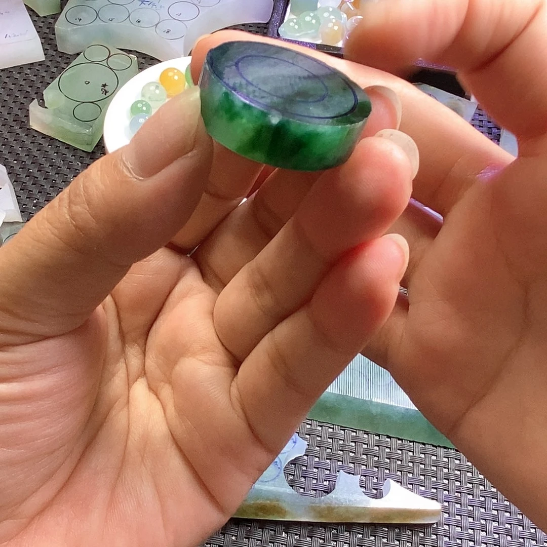 阳***光未镶嵌定制翡翠福利