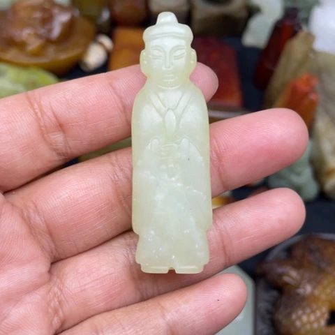 蛇纹石玉未镶嵌颈饰3