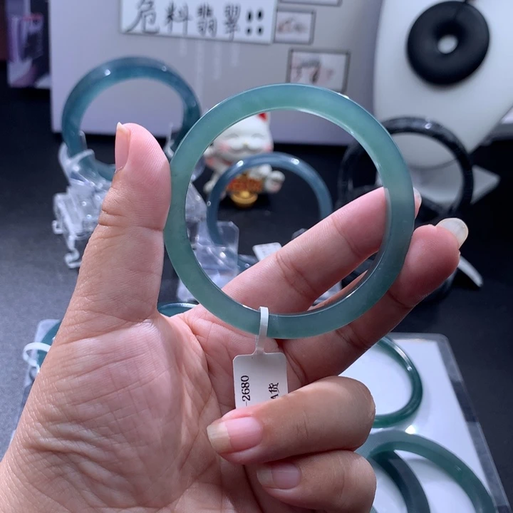 翡翠未镶嵌手镯蓝绿方条