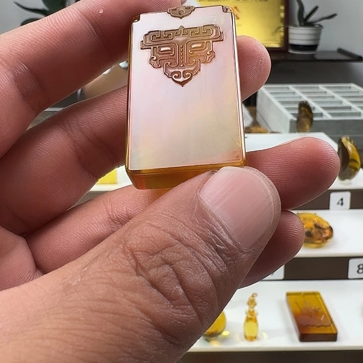 发***呆琥珀未镶嵌颈饰仿古
