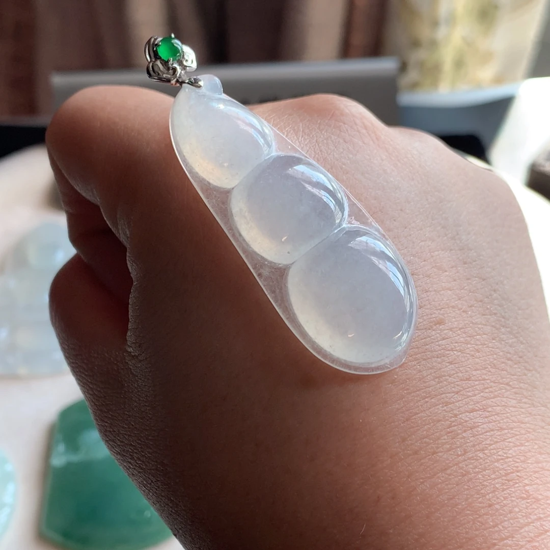 翡翠未镶嵌吊坠(赠链)翡翠