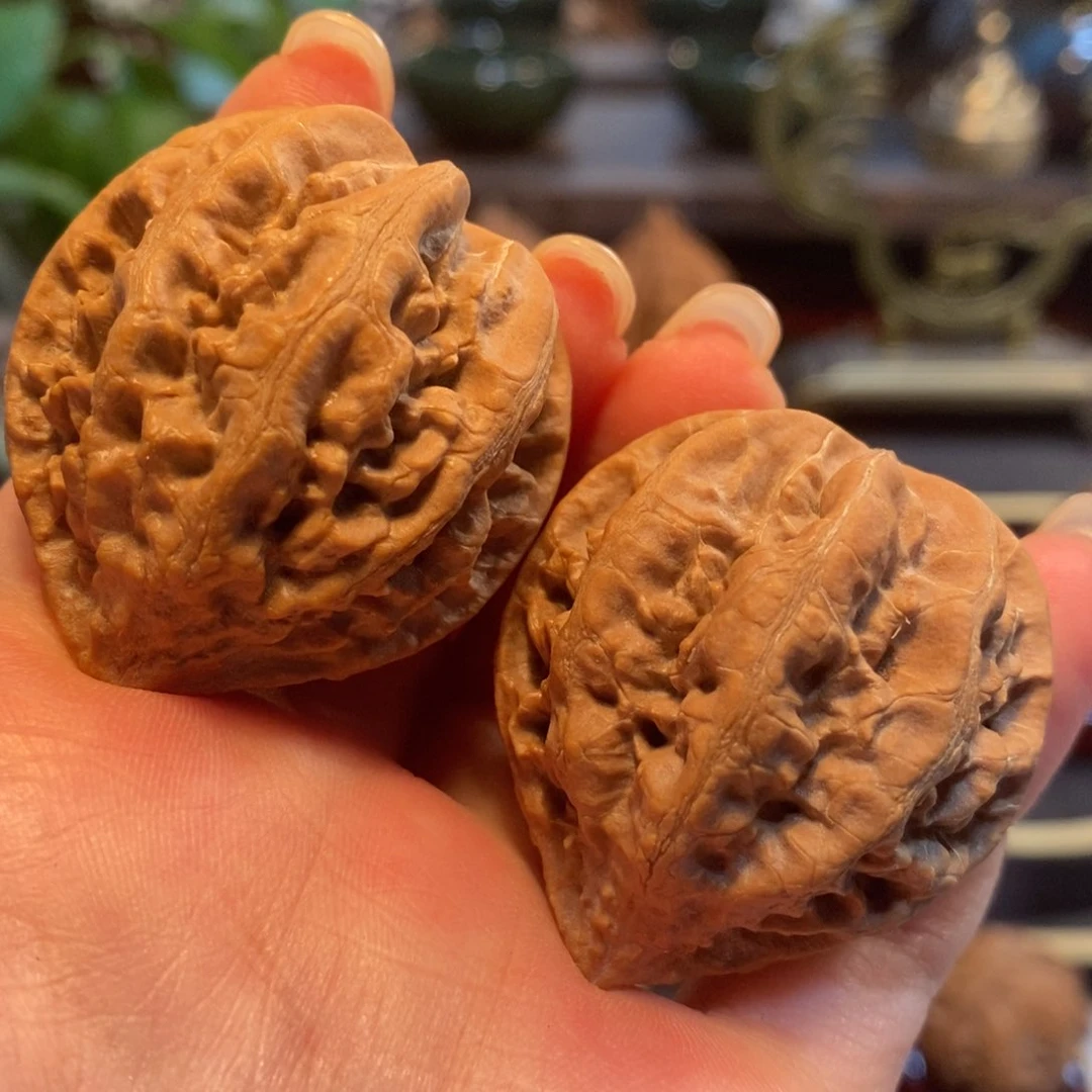 文玩核桃吊坠血麒麟36