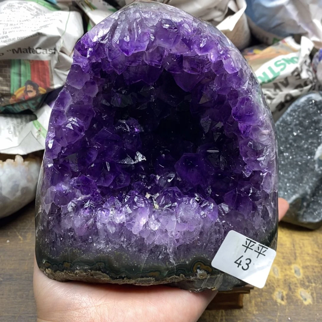 紫晶乌拉圭未镶嵌