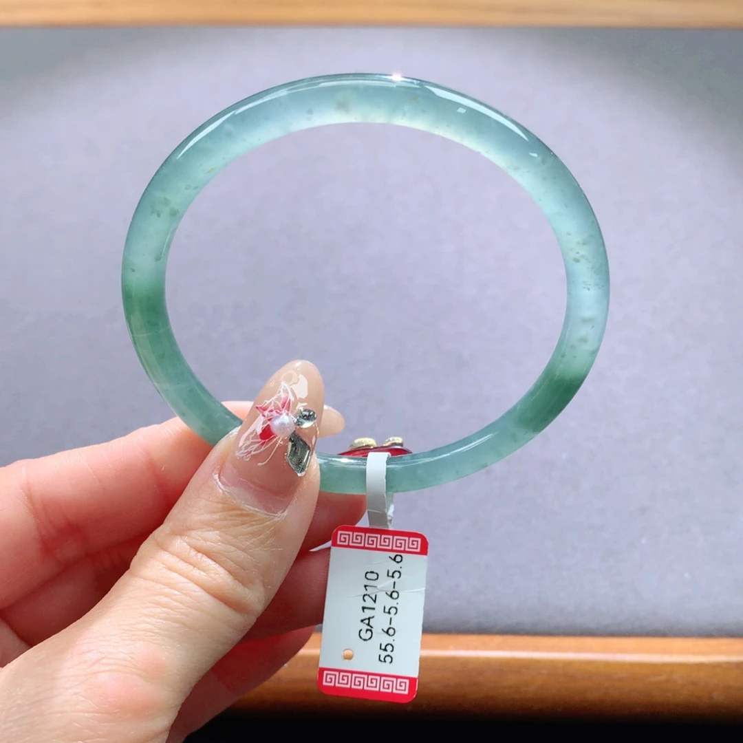 翡翠手镯未镶嵌天然翡翠手镯叮当镯