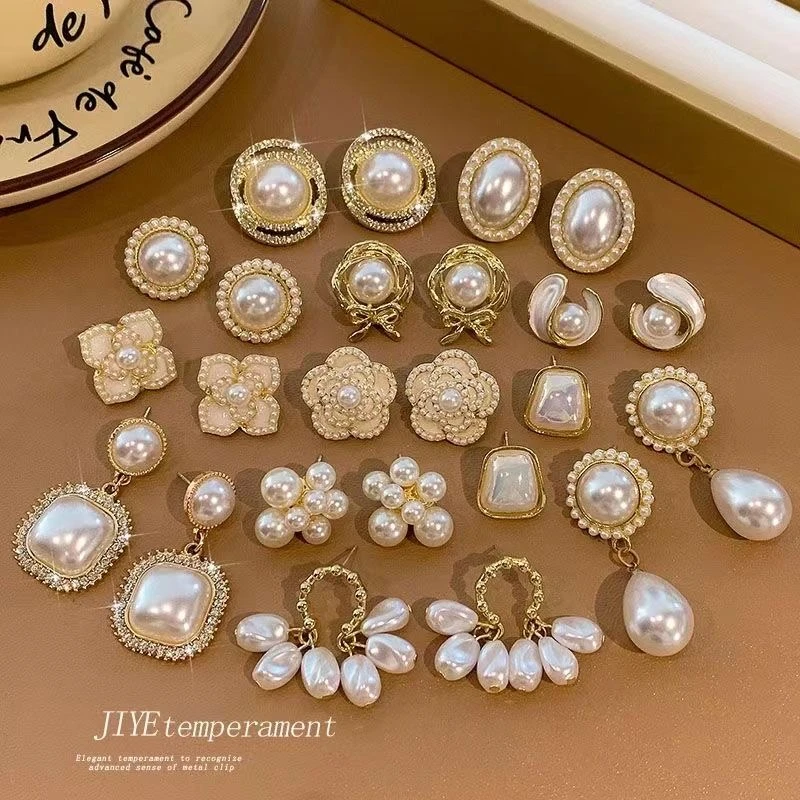 铜合金耳饰 时尚百搭复古法式港风简约ins设计感小巧优雅精致耳钉