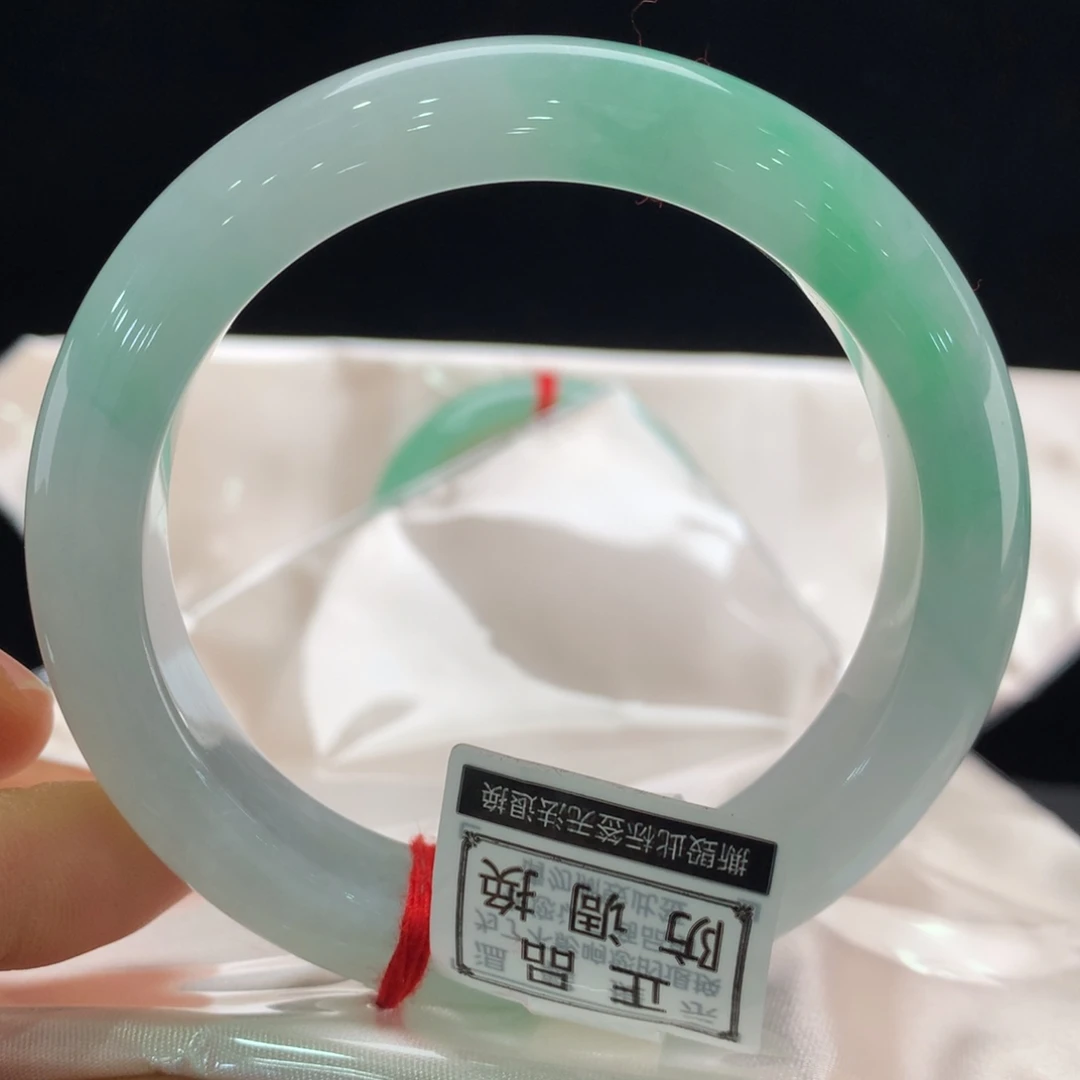 翡翠未镶嵌手镯微瑕0964