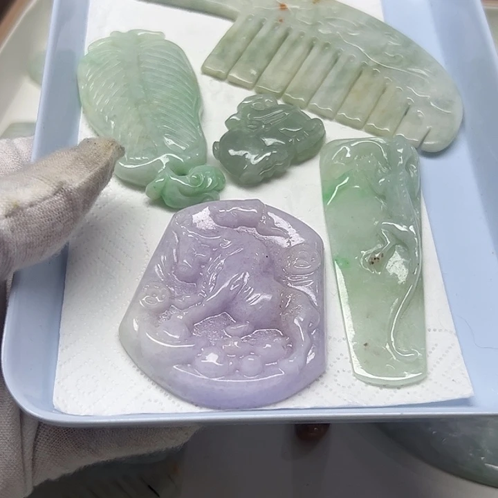 风***钟翡翠未镶嵌颈饰天然翡翠34