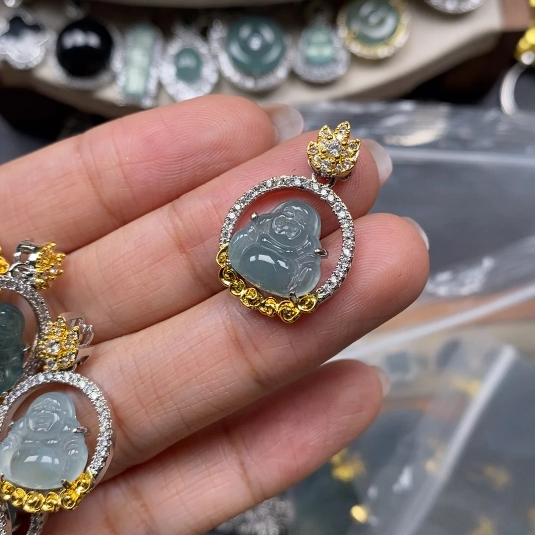 翡翠颈饰未镶嵌翡翠