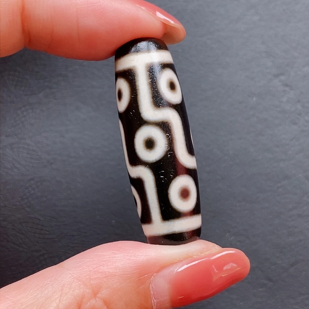 玛瑙/玉髓颈饰未镶嵌苏**?