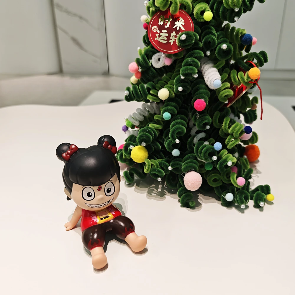 新款哪吒手机支架懒人手办桌面摆件动漫潮玩公仔模型可爱支架玩具