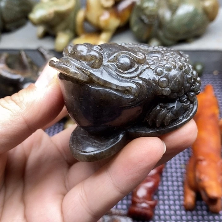 未镶嵌蛇纹石玉颈饰