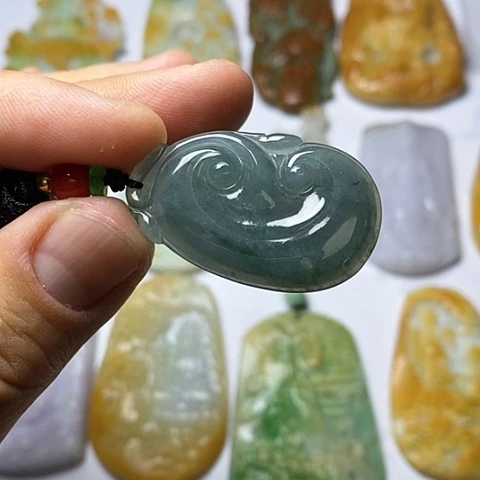 翡翠颈饰未镶嵌翡翠