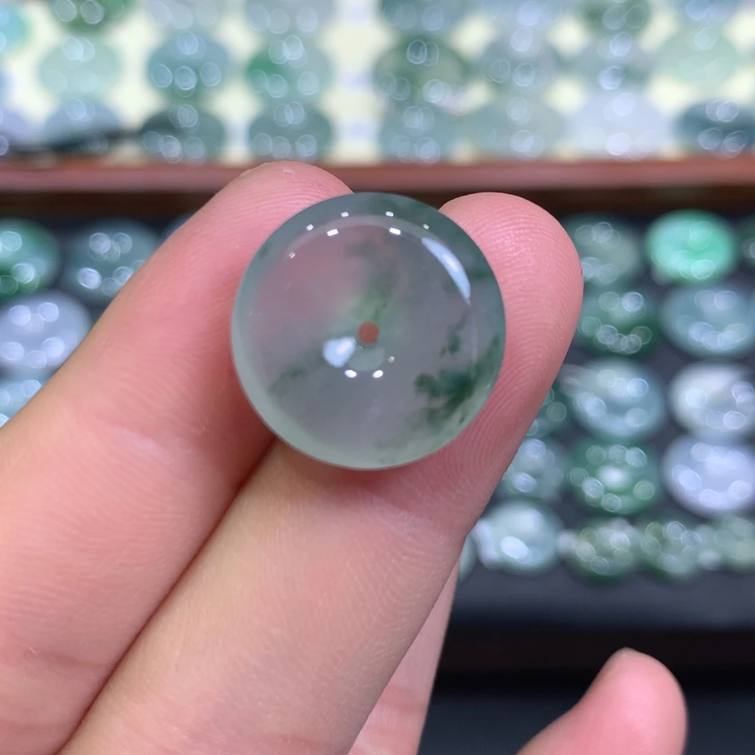 翡翠颈饰未镶嵌平安扣