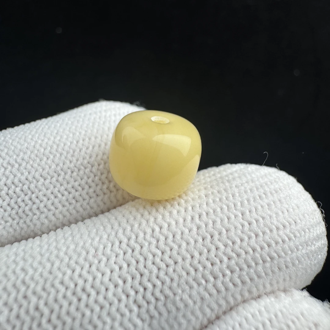 M8518天然蜜蜡妖花老型墩 10.8*8.7mm支持复检