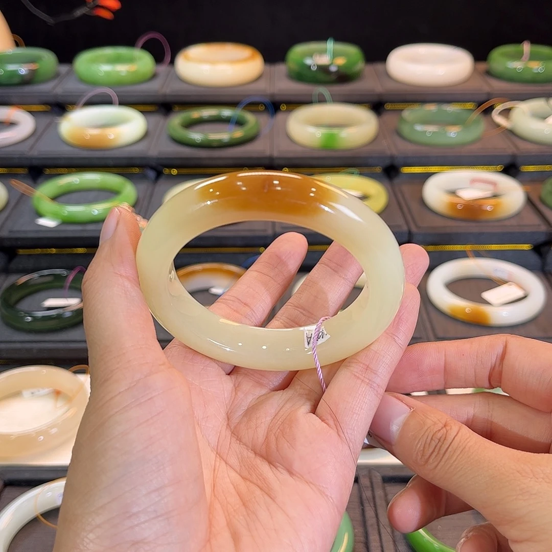 和田玉未镶嵌手镯暖黄飘糖