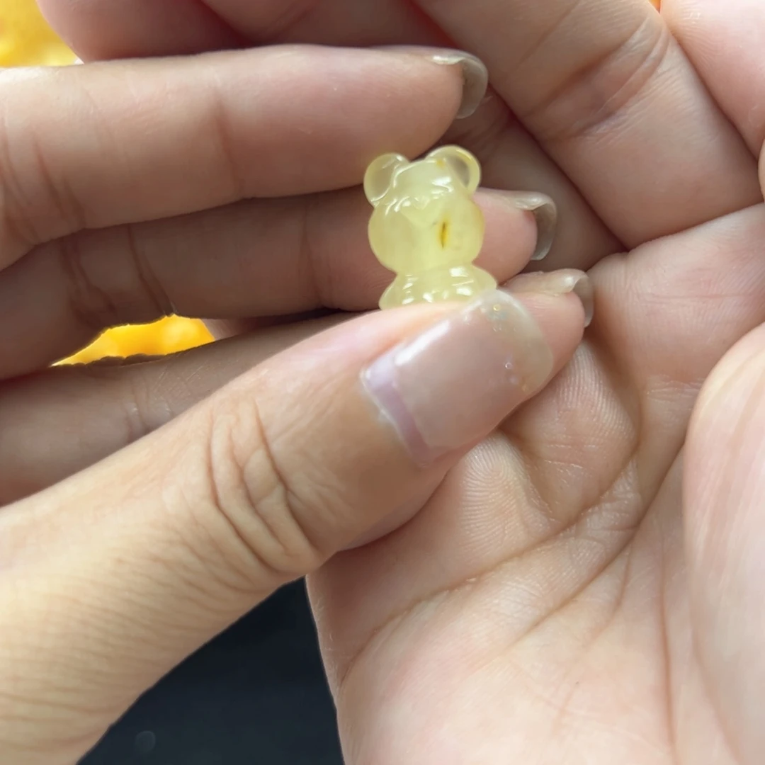 未镶嵌琥珀珠宝奇石