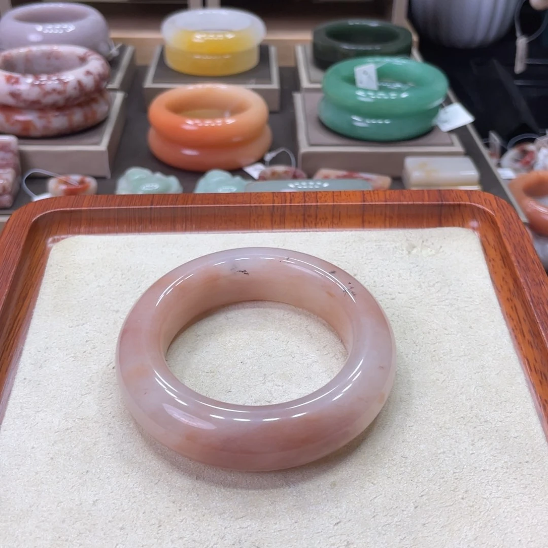 石英岩玉手镯未镶嵌