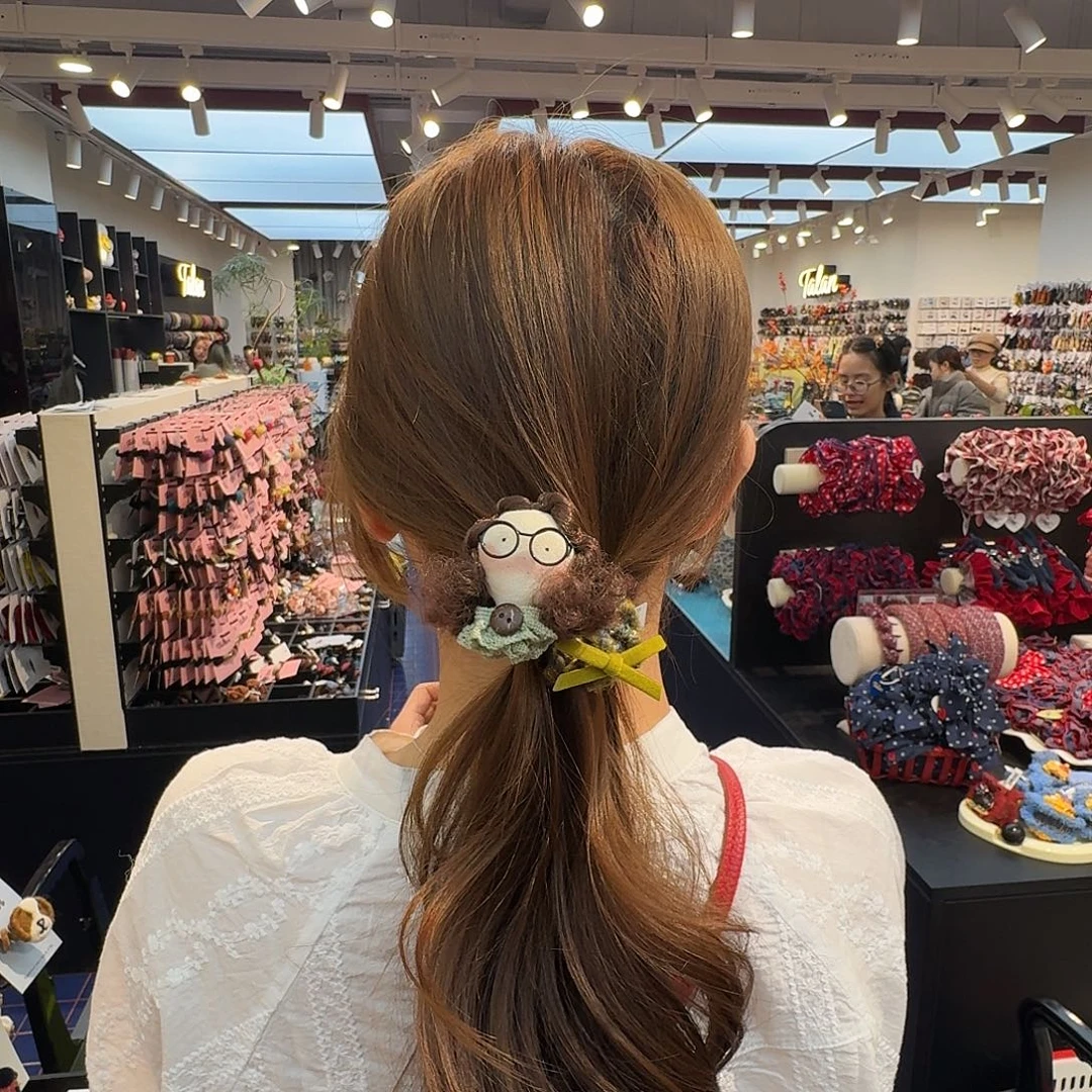 布艺铁合金小女孩