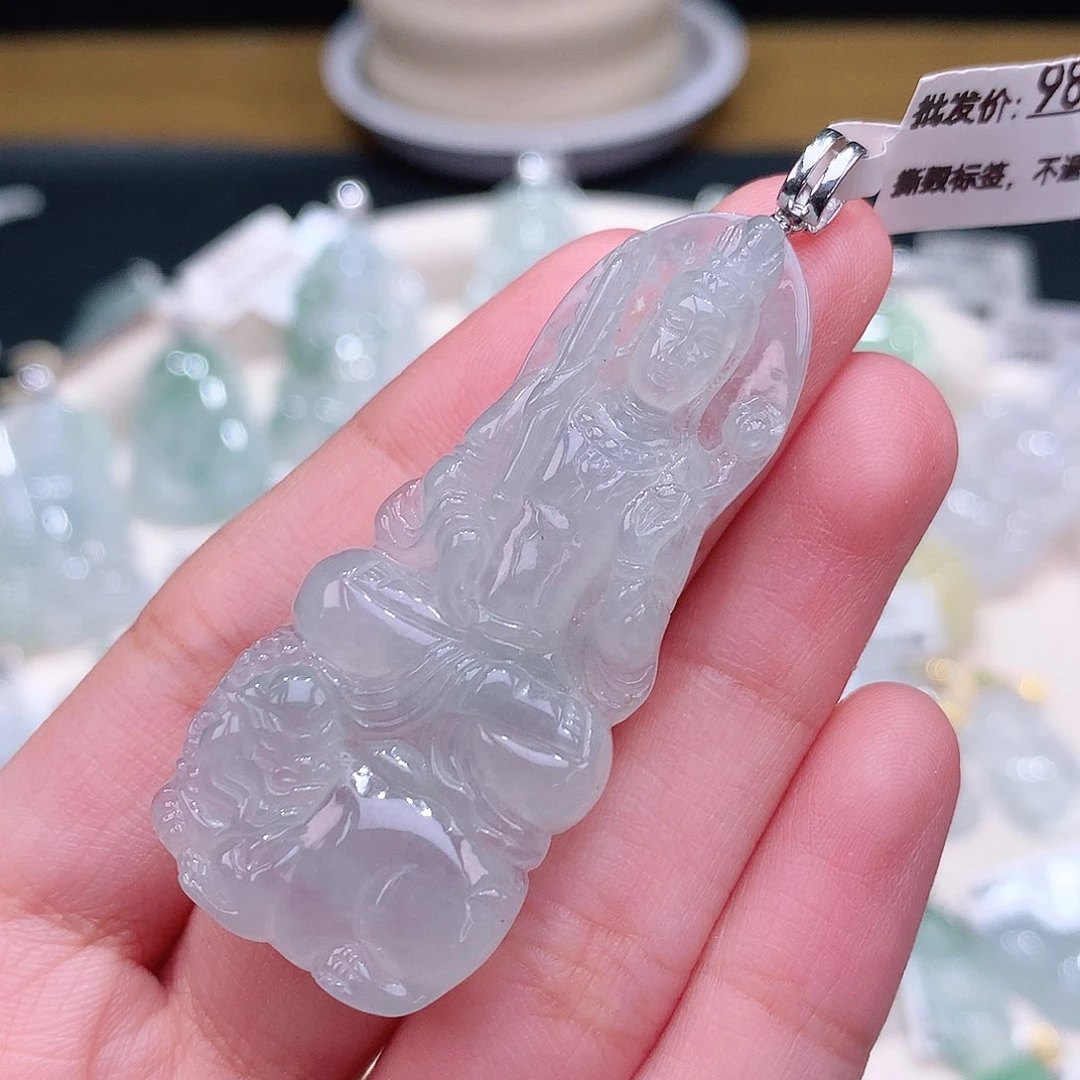 颈饰18K金镶嵌翡翠