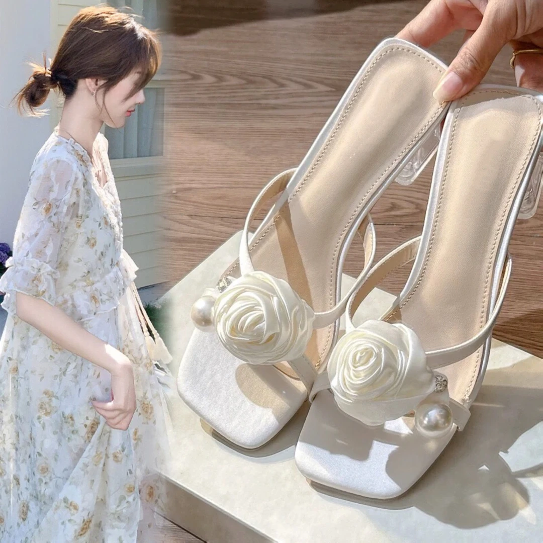 高级感名媛气质花朵珍珠凉拖鞋2025新款外穿仙女风露趾一字拖鞋