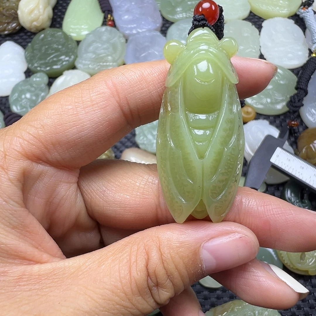 和田玉未镶嵌吊坠(赠链)有纹漏，卡48.5