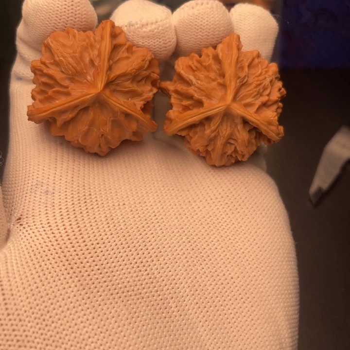 文玩核桃吊坠盘山