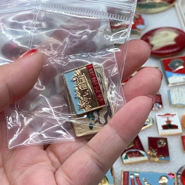 ****華有机玻璃红色收藏002