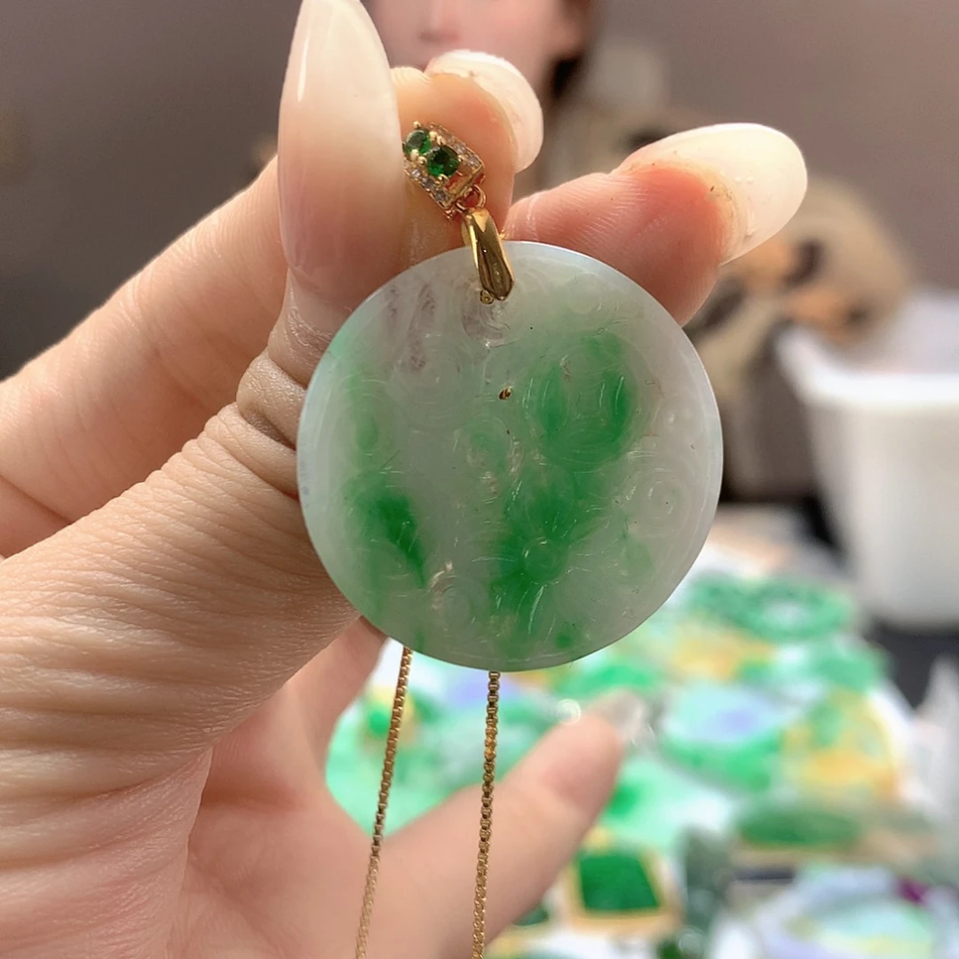 翡翠未镶嵌颈饰翡翠