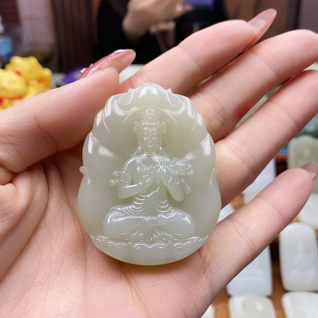 慧***和田玉未镶嵌颈饰