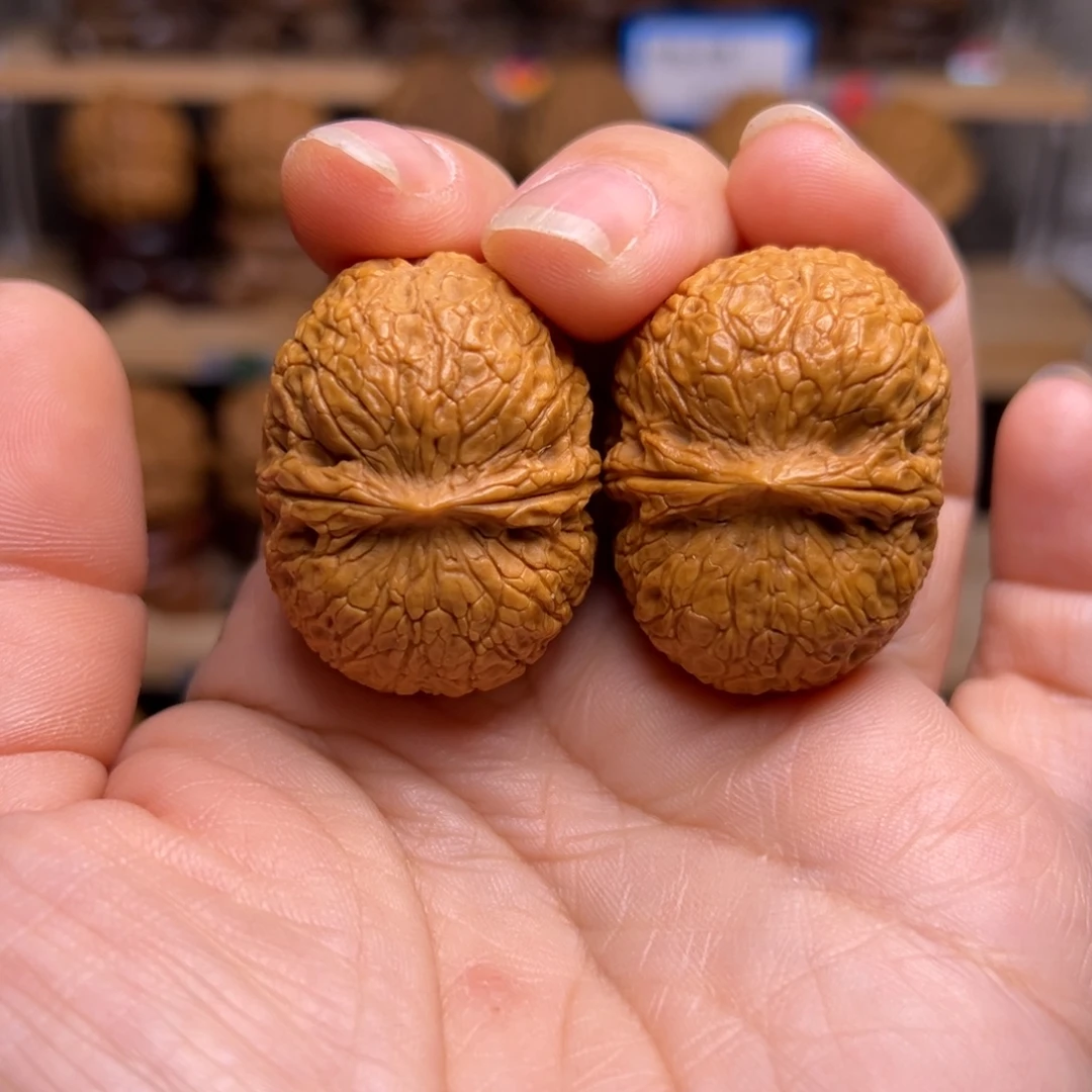 文玩核桃把件69w花生元宝36尺