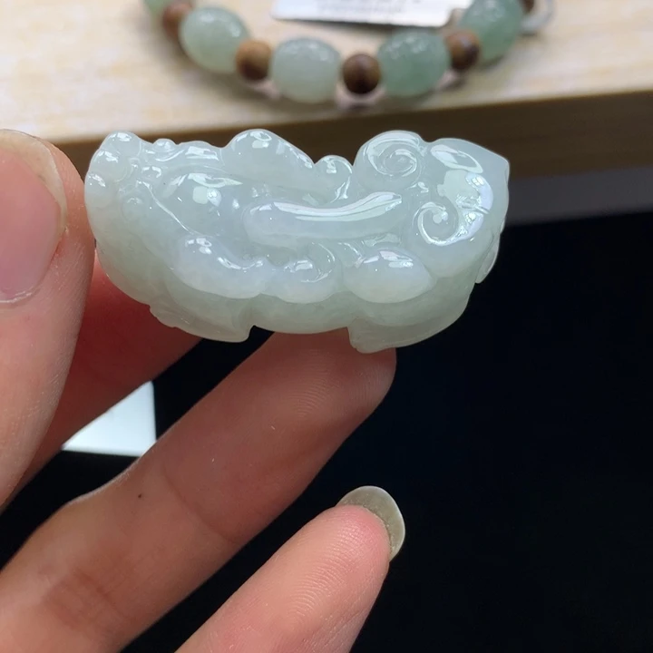 翡翠未镶嵌颈饰吊坠