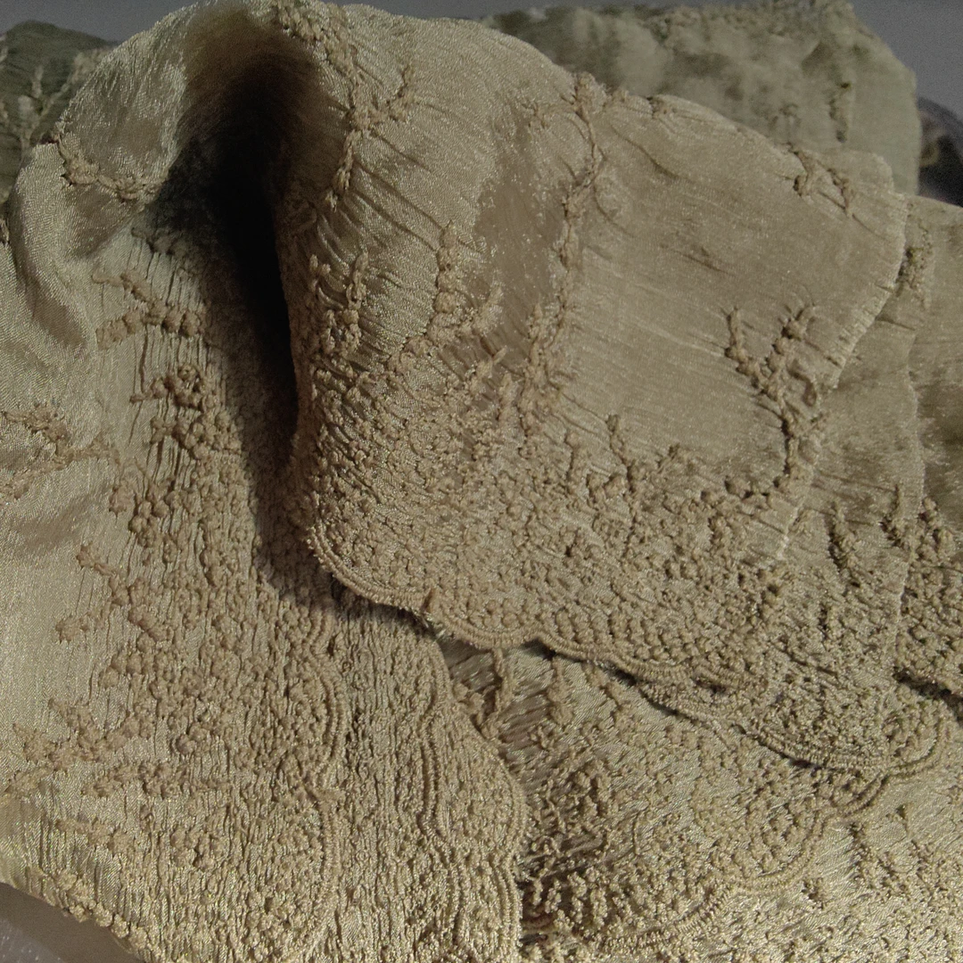 橄榄绿刺绣雪纺布料