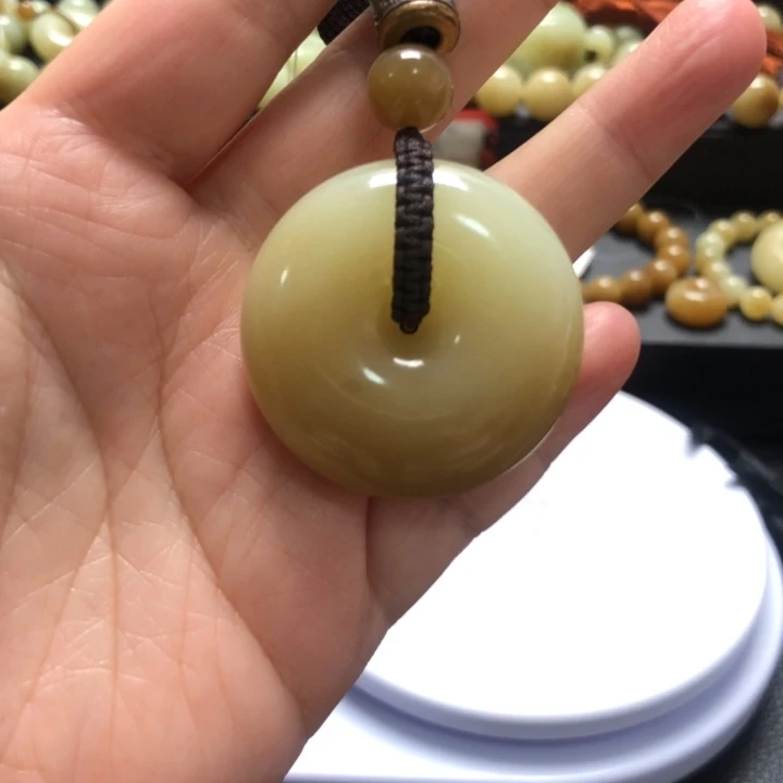 和田玉吊坠未镶嵌