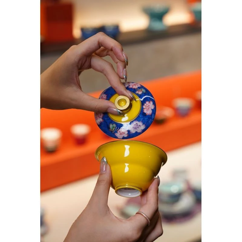 华隐堂   帝王黄青花花卉葫芦盖碗 容量：130ml   陶瓷茶器纯手工