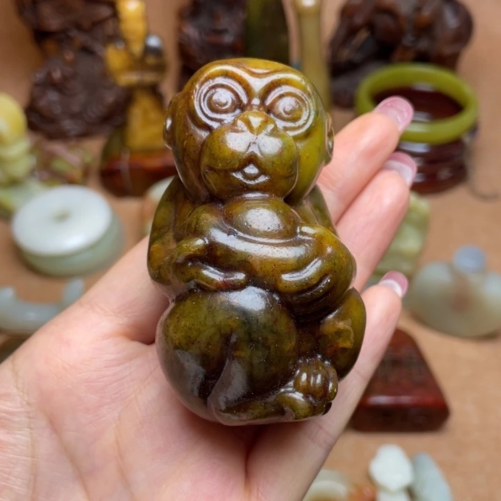 蛇纹石玉未镶嵌颈饰