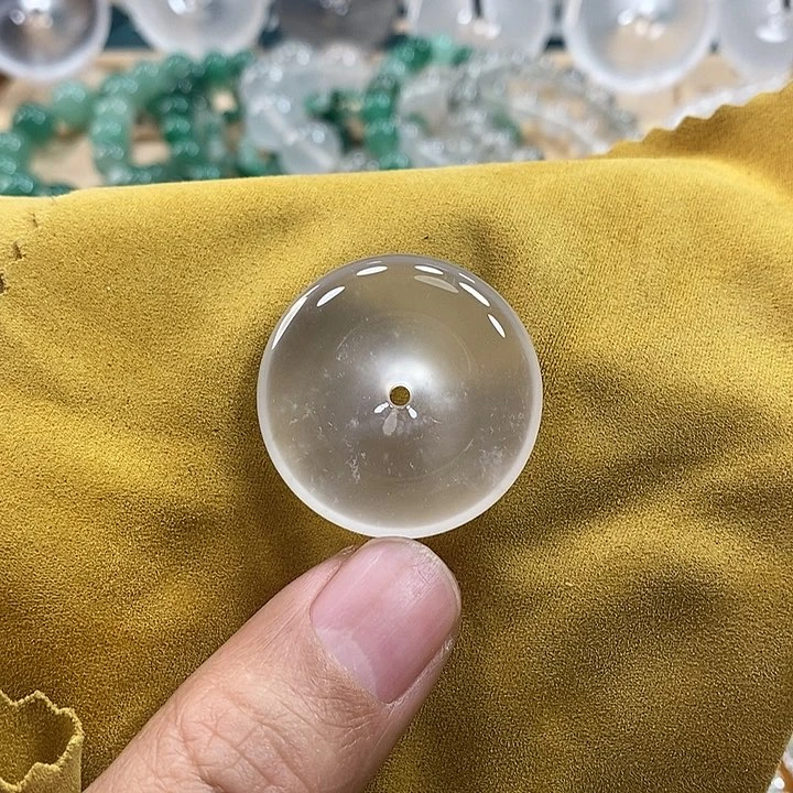 石英质玉吊坠未镶嵌