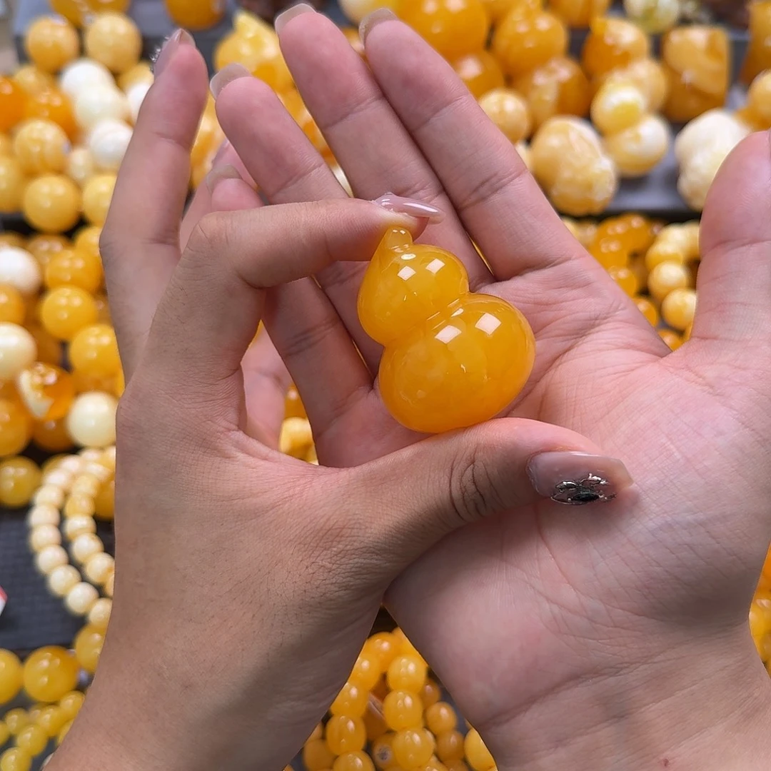 蜜蜡未镶嵌珠宝奇石