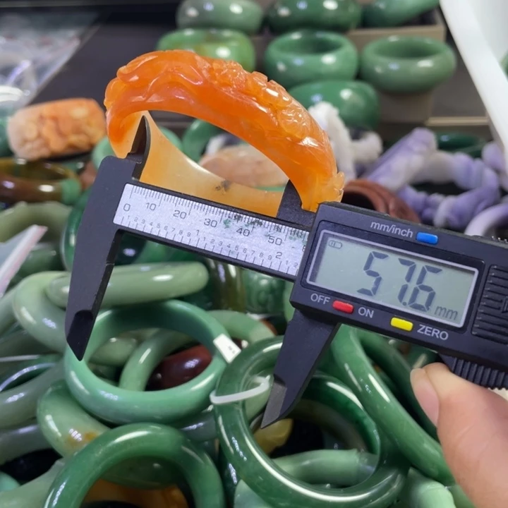 石英岩玉手镯未镶嵌