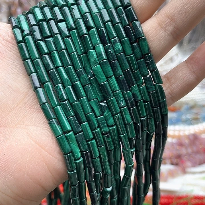 未镶嵌玛瑙/玉髓珠宝半成品一条4mm左右孔雀石管珠几颗有瑕