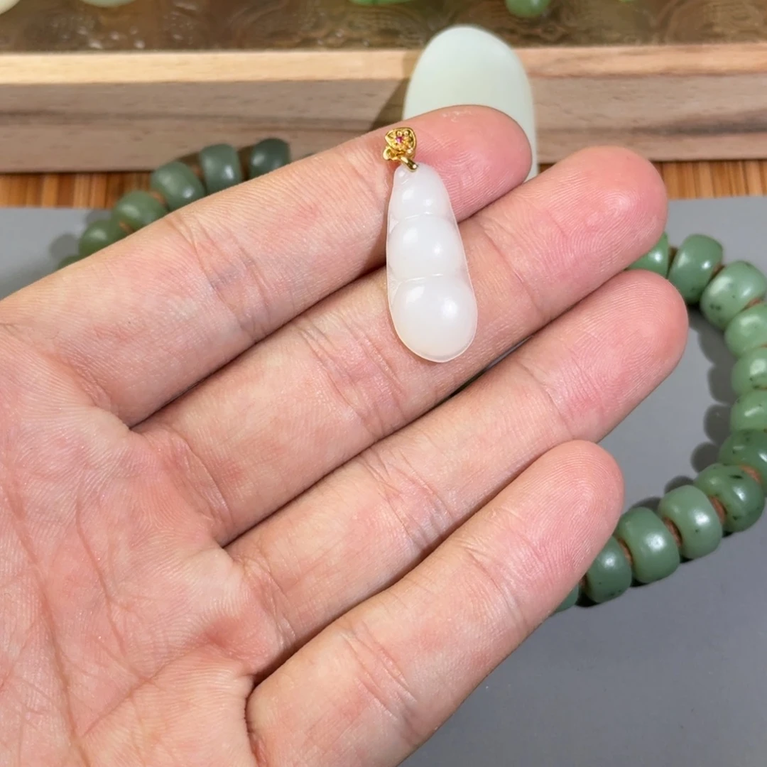 和田玉（糖玉）未镶嵌颈饰