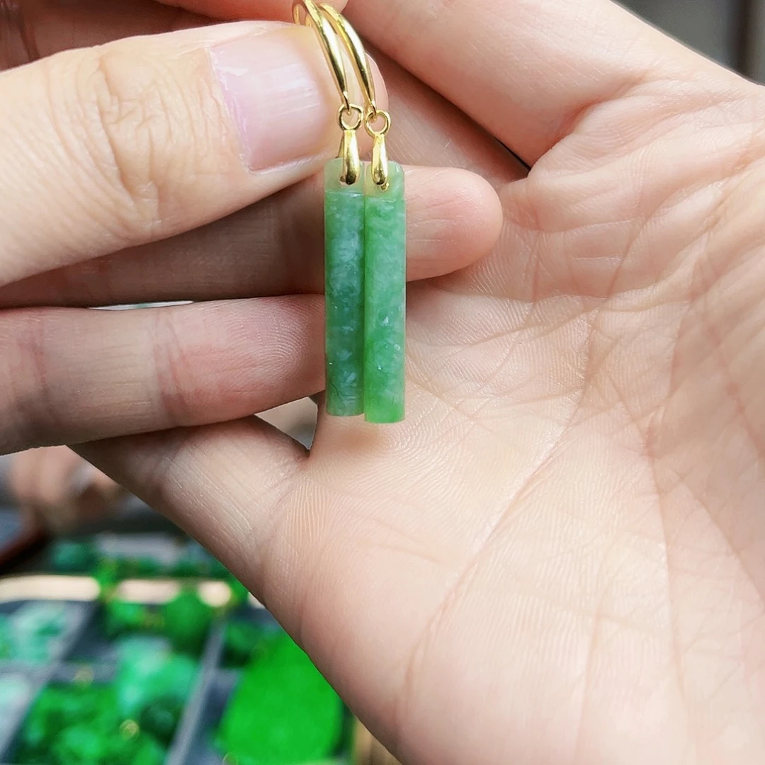 翡翠耳饰未镶嵌耳饰