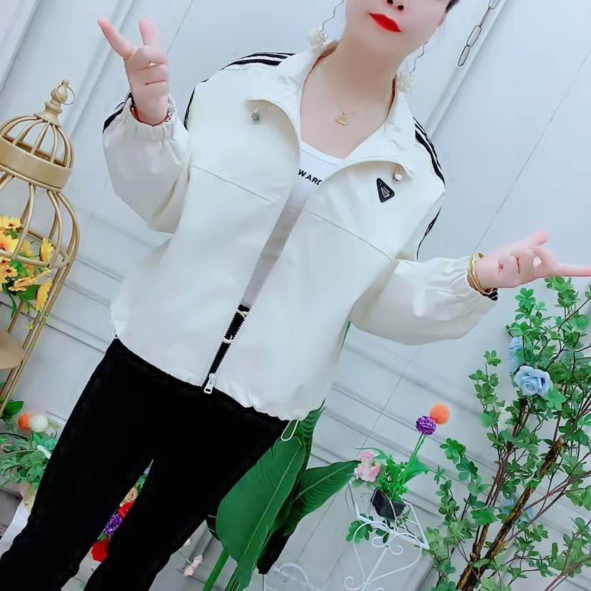 设计感条纹袖立领短外套女2025早秋新款时尚休闲冲锋衣夹克上衣潮