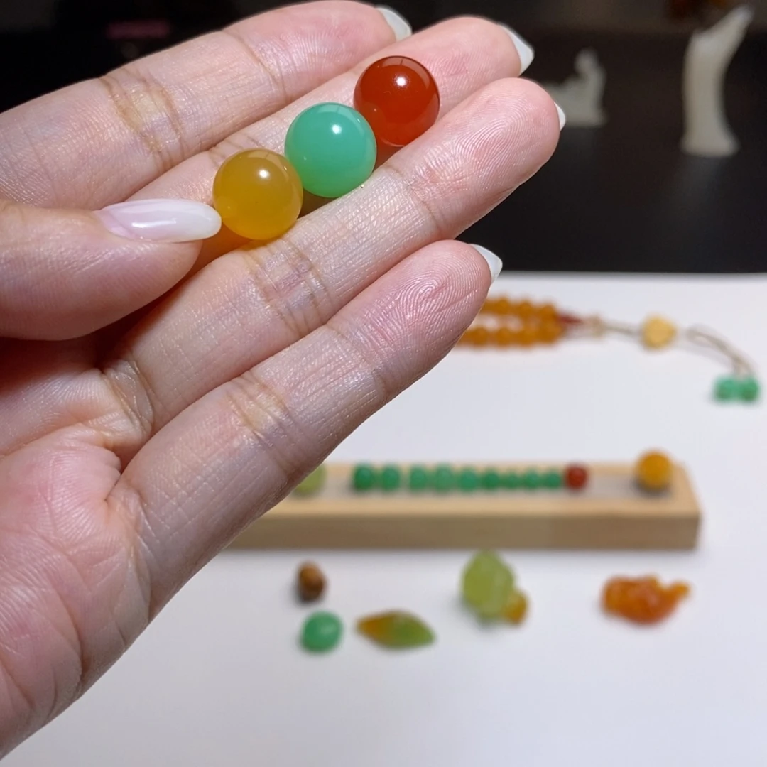 c***钴未镶嵌石英质玉（缅黄）珠宝奇石三颗珠子改老型